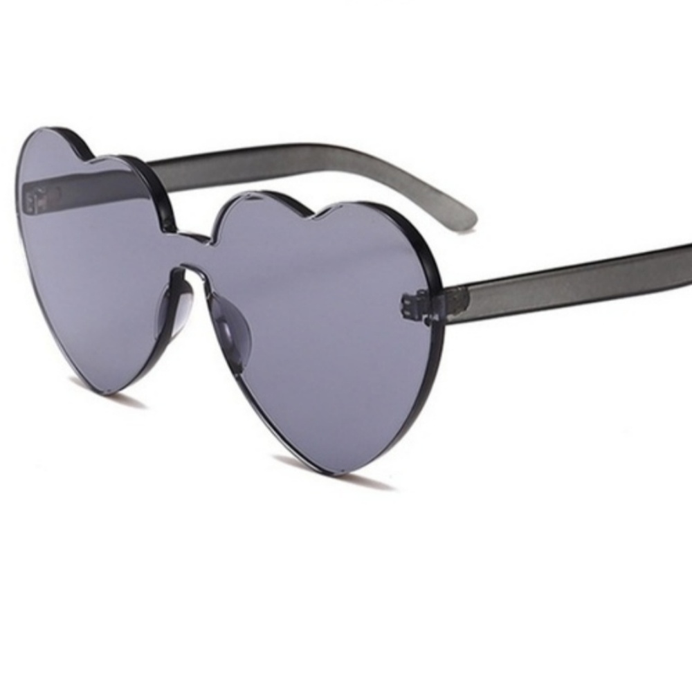 🖤 Black Heart Sunglasses